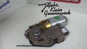 Gebruikte Schuifdak Motor Volkswagen Jetta Prijs € 150,00 Margeregeling aangeboden door Gebr.Klein Gunnewiek Ho.BV