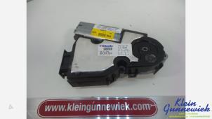 Gebruikte Schuifdak Motor Volkswagen Phaeton Prijs € 95,00 Margeregeling aangeboden door Klein Gunnewiek Autodemontage & Motorentechniek