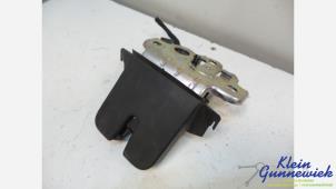 Gebruikte Achterklep Slotmechaniek Skoda Fabia Prijs € 15,00 Margeregeling aangeboden door Klein Gunnewiek Autodemontage & Motorentechniek