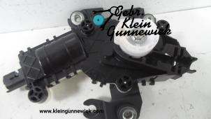 Gebruikte Sluithulpmotor achterklep Peugeot 5008 Prijs op aanvraag aangeboden door Gebr.Klein Gunnewiek Ho.BV