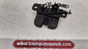 Gebruikte Achterklep Slotmechaniek Volkswagen Crafter Prijs op aanvraag aangeboden door Gebr.Klein Gunnewiek Ho.BV