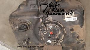 Gebruikte Adblue tank Mercedes ML-Klasse Prijs € 350,00 Margeregeling aangeboden door Gebr.Klein Gunnewiek Ho.BV