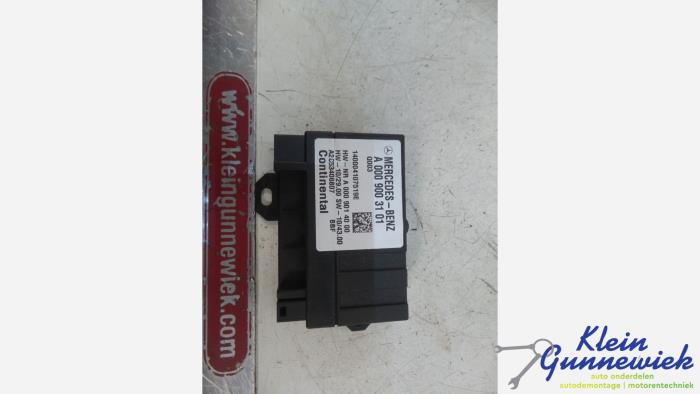 Gebruikte Brandstofpomp module Mercedes E-Klasse Prijs € 24,00 Margeregeling aangeboden door Klein Gunnewiek Autodemontage & Motorentechniek