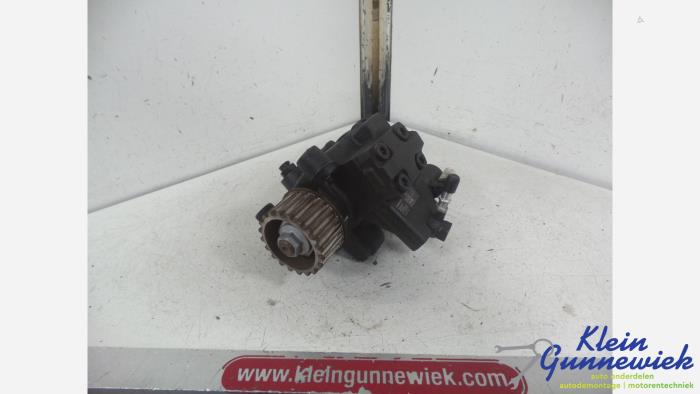 Gebruikte Brandstofpomp Mechanisch Mercedes A-Klasse Prijs € 92,00 Margeregeling aangeboden door Klein Gunnewiek Autodemontage & Motorentechniek