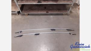Gebruikte Dakrail links Mercedes ML-Klasse Prijs € 125,00 Margeregeling aangeboden door Klein Gunnewiek Autodemontage & Motorentechniek