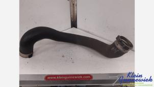 Gebruikte Intercooler Slang Mercedes C-Klasse Prijs € 35,00 Margeregeling aangeboden door Klein Gunnewiek Autodemontage & Motorentechniek