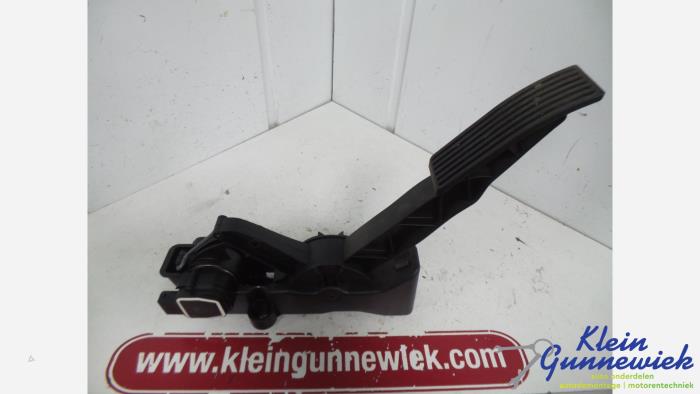 Gebruikte Sensor Gaspedaalpositie Mercedes B-Klasse Prijs € 25,00 Margeregeling aangeboden door Klein Gunnewiek Autodemontage & Motorentechniek