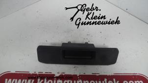 Gebruikte Handgreep Achterklep Mercedes A-Klasse Prijs op aanvraag aangeboden door Gebr.Klein Gunnewiek Ho.BV