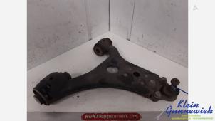 Gebruikte Draagarm onder links-voor Mercedes B-Klasse Prijs € 50,00 Margeregeling aangeboden door Klein Gunnewiek Autodemontage & Motorentechniek