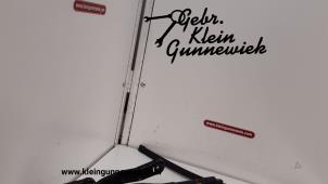 Gebruikte Ruitenwisserarm voor Mercedes CLS-Klasse Prijs op aanvraag aangeboden door Gebr.Klein Gunnewiek Ho.BV