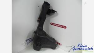 Gebruikte Ruitensproeiertank voor Mercedes E-Klasse Prijs € 25,00 Margeregeling aangeboden door Klein Gunnewiek Autodemontage & Motorentechniek