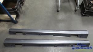 Gebruikte Zijskirt links Mercedes B-Klasse Prijs € 75,00 Margeregeling aangeboden door Klein Gunnewiek Autodemontage & Motorentechniek