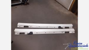 Gebruikte Sideskirt links Mercedes E-Klasse Prijs € 50,00 Margeregeling aangeboden door Klein Gunnewiek Autodemontage & Motorentechniek