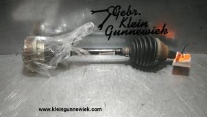 Gebruikte Aandrijfas links-voor Volkswagen Golf Prijs € 175,00 Margeregeling aangeboden door Klein Gunnewiek Autodemontage & Motorentechniek