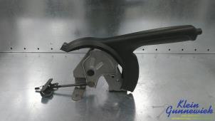 Gebruikte Handremhendel Toyota Aygo Prijs € 40,00 Margeregeling aangeboden door Klein Gunnewiek Autodemontage & Motorentechniek