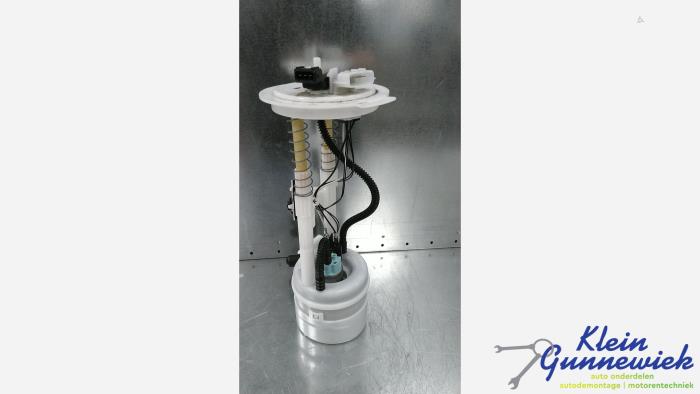 Gebruikte Tank element Pomp Renault Captur Prijs € 125,00 Margeregeling aangeboden door Klein Gunnewiek Autodemontage & Motorentechniek