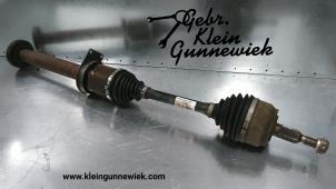 Gebruikte Aandrijfas rechts-voor Volkswagen Transporter Prijs € 160,00 Margeregeling aangeboden door Gebr.Klein Gunnewiek Ho.BV