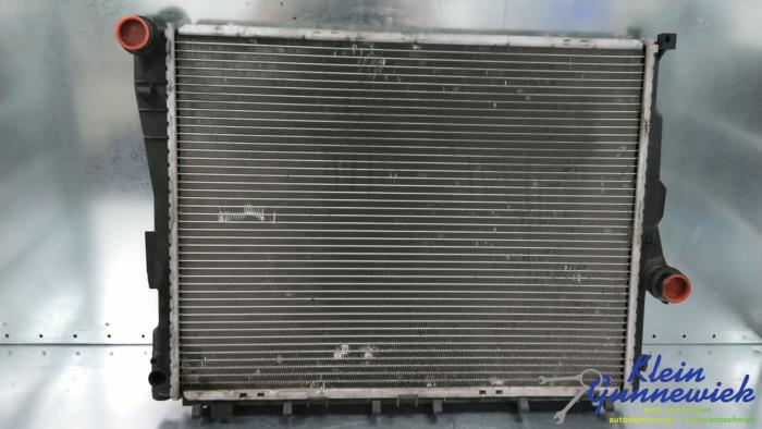 Gebruikte Radiateur BMW 3-Serie Prijs € 45,00 Margeregeling aangeboden door Klein Gunnewiek Autodemontage & Motorentechniek