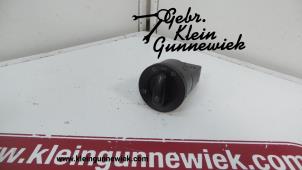 Gebruikte Schakelaar Licht Volkswagen E-Up Prijs € 15,00 Margeregeling aangeboden door Gebr.Klein Gunnewiek Ho.BV