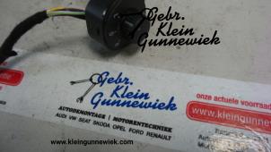 Gebruikte Spiegel Schakelaar Volkswagen E-Up Prijs op aanvraag aangeboden door Gebr.Klein Gunnewiek Ho.BV