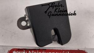 Gebruikte Slotmechaniek Achterklep Volkswagen E-Up Prijs € 20,00 Margeregeling aangeboden door Gebr.Klein Gunnewiek Ho.BV