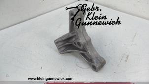 Gebruikte Versnellingsbak Steun Volkswagen E-Up Prijs op aanvraag aangeboden door Gebr.Klein Gunnewiek Ho.BV