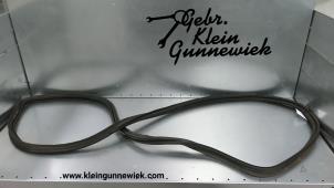 Gebruikte Kofferdeksel Rubber Mercedes W211 Prijs € 30,00 Margeregeling aangeboden door Gebr.Klein Gunnewiek Ho.BV
