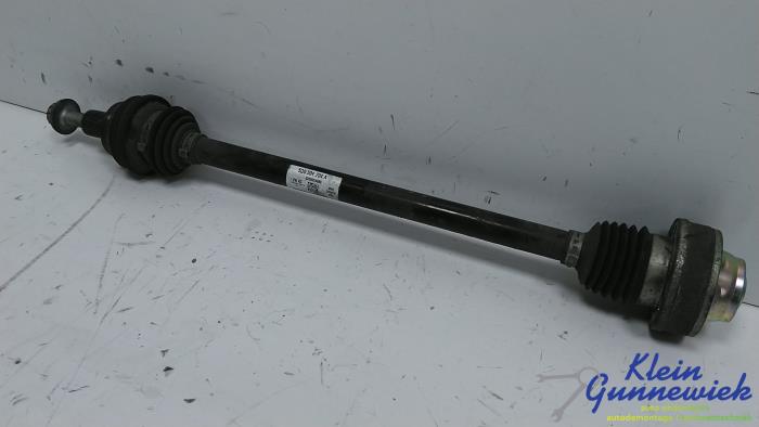 Aandrijfas rechts-achter van een Audi S3 2017