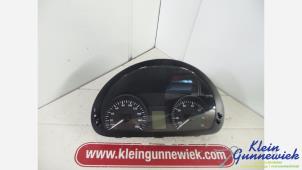 Gebruikte Cockpit Mercedes Sprinter Prijs € 125,00 Margeregeling aangeboden door Klein Gunnewiek Autodemontage & Motorentechniek