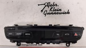 Gebruikte Gevarenlicht Schakelaar Mercedes X-Klasse Prijs op aanvraag aangeboden door Gebr.Klein Gunnewiek Ho.BV