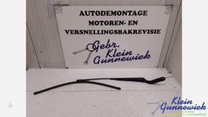 Gebruikte Ruitenwisserarm voor Mercedes Sprinter Prijs € 20,00 Margeregeling aangeboden door Klein Gunnewiek Autodemontage & Motorentechniek