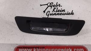 Gebruikte Handgreep Achterklep Opel Crossland X Prijs € 20,00 Margeregeling aangeboden door Gebr.Klein Gunnewiek Ho.BV