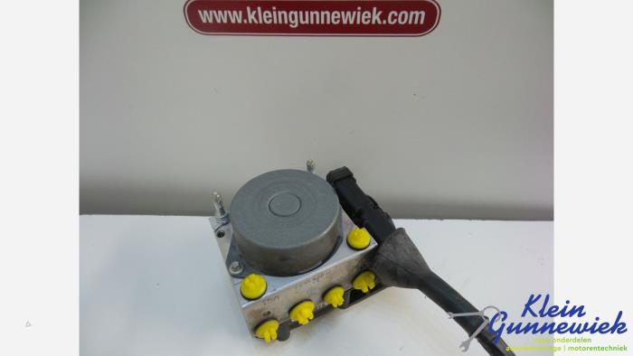 Gebruikte ABS Pomp Renault Modus Prijs € 15,00 Margeregeling aangeboden door Klein Gunnewiek Autodemontage & Motorentechniek