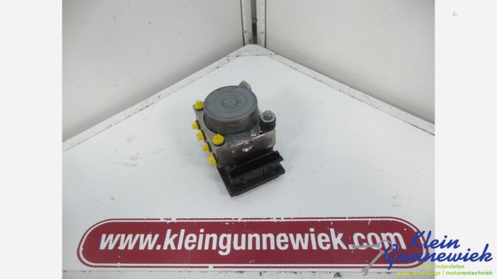Gebruikte ABS Pomp Renault Modus Prijs € 15,00 Margeregeling aangeboden door Klein Gunnewiek Autodemontage & Motorentechniek