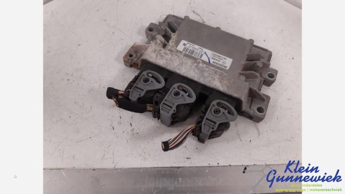 Gebruikte Inspuitcomputer Renault Modus Prijs € 59,00 Margeregeling aangeboden door Klein Gunnewiek Autodemontage & Motorentechniek