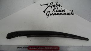 Gebruikte Ruitenwisserarm achter Hyundai Santafe Prijs op aanvraag aangeboden door Gebr.Klein Gunnewiek Ho.BV