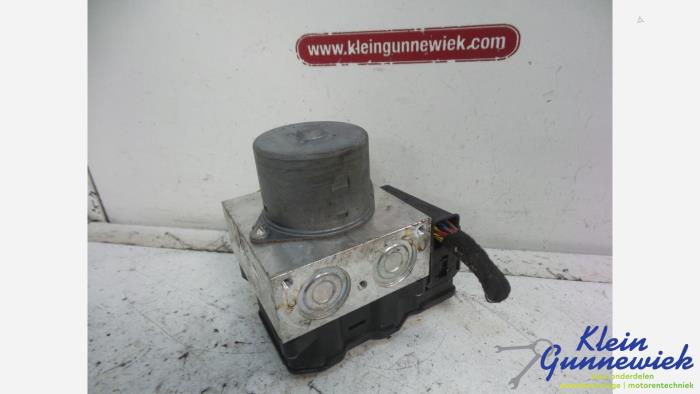Gebruikte ABS Pomp Mini Clubman Prijs € 53,00 Margeregeling aangeboden door Klein Gunnewiek Autodemontage & Motorentechniek