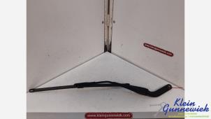 Gebruikte Ruitenwisserarm voor Mini ONE Prijs € 15,00 Margeregeling aangeboden door Klein Gunnewiek Autodemontage & Motorentechniek