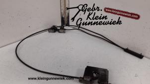 Gebruikte Slotmechaniek Motorkap Mini ONE Prijs op aanvraag aangeboden door Gebr.Klein Gunnewiek Ho.BV