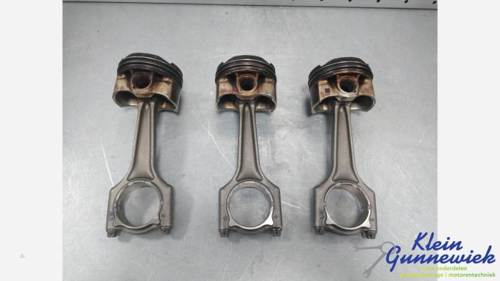 Gebruikte Zuiger Mini Mini Prijs € 205,00 Margeregeling aangeboden door Klein Gunnewiek Autodemontage & Motorentechniek