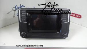 Gebruikte Radio CD Speler Volkswagen Tiguan Prijs op aanvraag aangeboden door Gebr.Klein Gunnewiek Ho.BV
