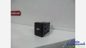 Gebruikte Schakelaar Nissan X-Trail Prijs € 15,00 Margeregeling aangeboden door Klein Gunnewiek Autodemontage & Motorentechniek