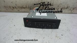 Gebruikte Radio CD Speler Renault Megane Prijs € 75,00 Margeregeling aangeboden door Gebr.Klein Gunnewiek Ho.BV