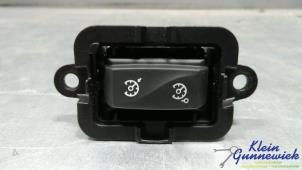 Gebruikte Schakelaar Renault Fluence Prijs € 10,00 Margeregeling aangeboden door Klein Gunnewiek Autodemontage & Motorentechniek