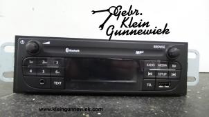 Gebruikte Radio CD Speler Opel Vivaro Prijs € 160,00 Margeregeling aangeboden door Gebr.Klein Gunnewiek Ho.BV