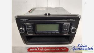 Gebruikte Radio CD Speler Volkswagen Golf Prijs € 50,00 Margeregeling aangeboden door Klein Gunnewiek Autodemontage & Motorentechniek