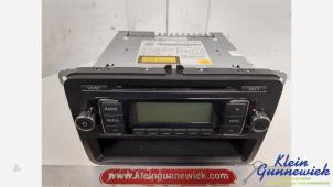 Gebruikte Radio CD Speler Volkswagen Golf Prijs € 50,00 Margeregeling aangeboden door Klein Gunnewiek Autodemontage & Motorentechniek