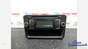 Gebruikte Radio CD Speler Volkswagen Touran Prijs € 50,00 Margeregeling aangeboden door Klein Gunnewiek Autodemontage & Motorentechniek
