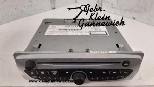 Gebruikte Radio CD Speler Renault Megane Prijs € 75,00 Margeregeling aangeboden door Gebr.Klein Gunnewiek Ho.BV