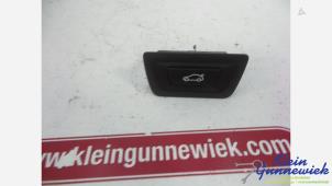 Gebruikte Schakelaar BMW 3-Serie Prijs € 20,00 Margeregeling aangeboden door Klein Gunnewiek Autodemontage & Motorentechniek